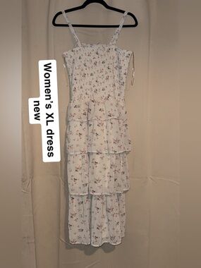 Women’s White Floral Tiered Maxi Dress with Smocked Bodice